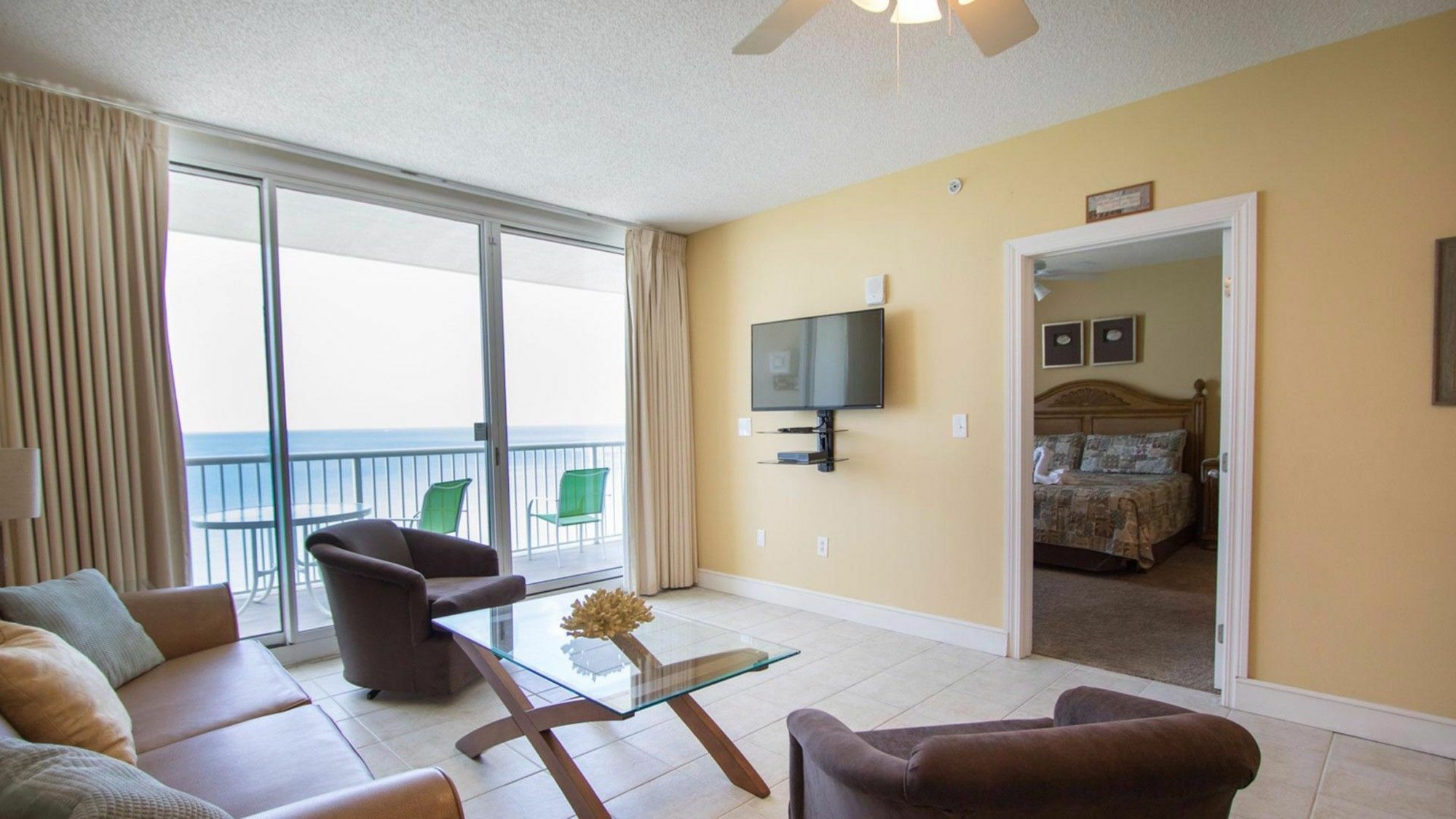 Hotel Majestic By Royal American Getaways Panama City Beach