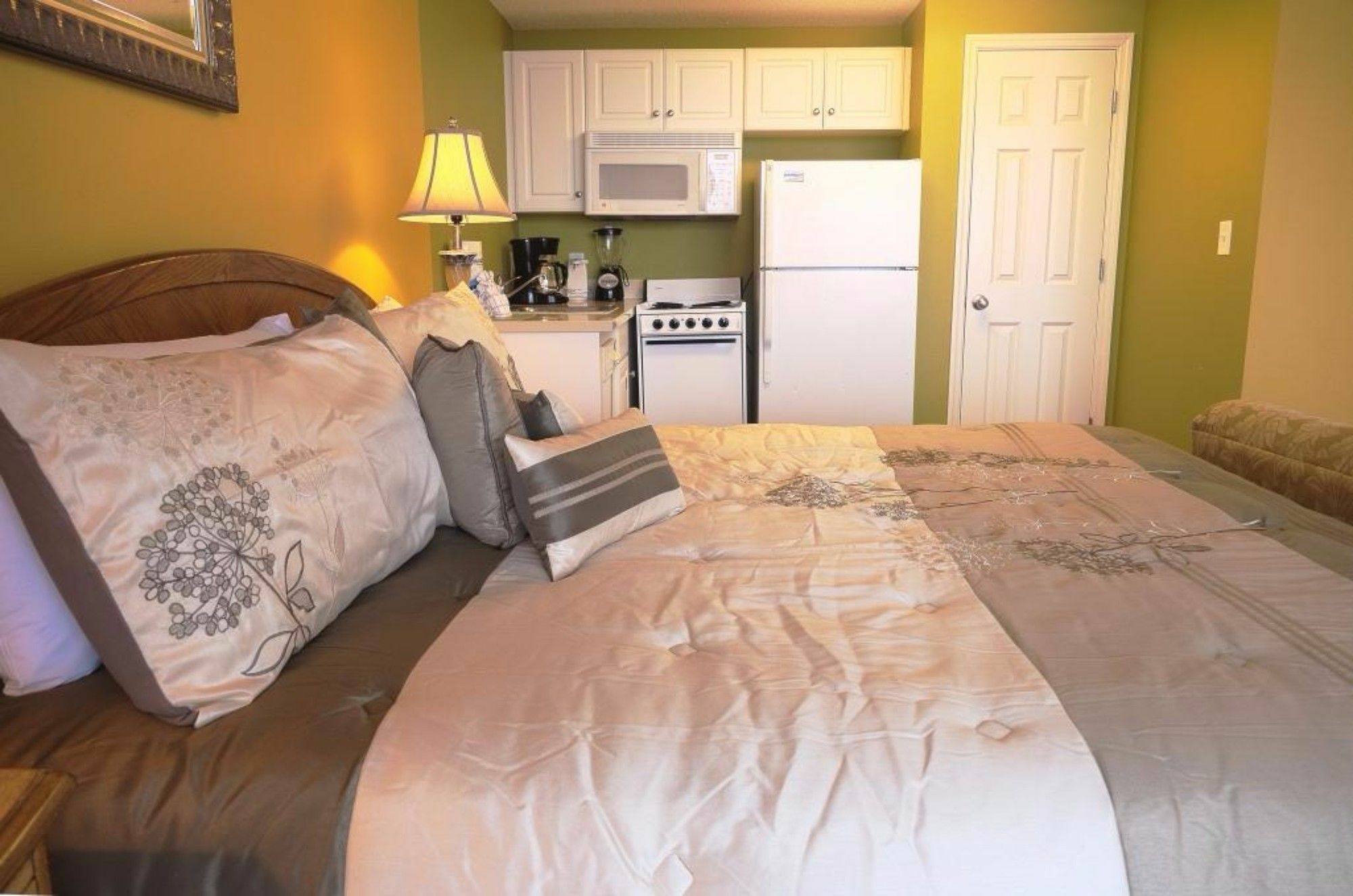 Hotel Majestic By Royal American Getaways